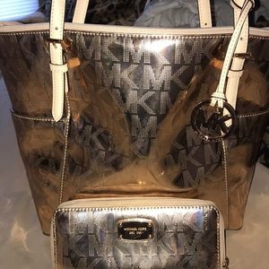 ROSE GOLD! Michael Kors purse with matching wallet